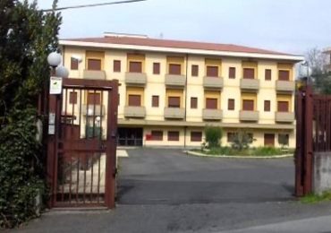 Bronte (Catania), casa di riposo in tilt: un solo infermiere per 70 pazienti