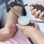 Malattie cardiovascolari: rischio maggiore durante il sonno per chi soffre di ipertensione