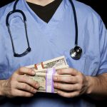 Manovra economica 2021: in arrivo aumenti di stipendio per infermieri, medici e oss 1