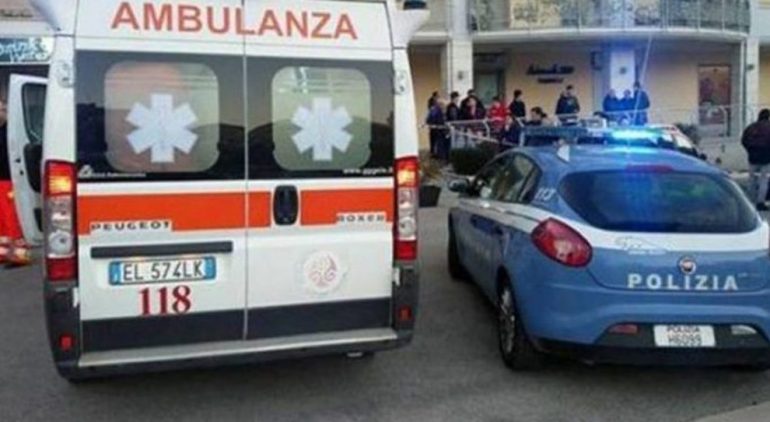 Negazionista insegue ambulanza in urgenza aggredendo il personale:“Terrorizzate la gente”