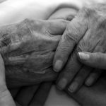 ''Chi c'è stato con te in quel momento? Ti ha accarezzato come faccio io, nonno mio?''