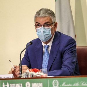 Coronavirus, Brusaferro (Iss): "Ancora un anno e mezzo con la pandemia"