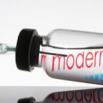 Coronavirus, Moderna rilancia: "Nostro vaccino efficace al 94,1%. Fino al 100% per le forme gravi"