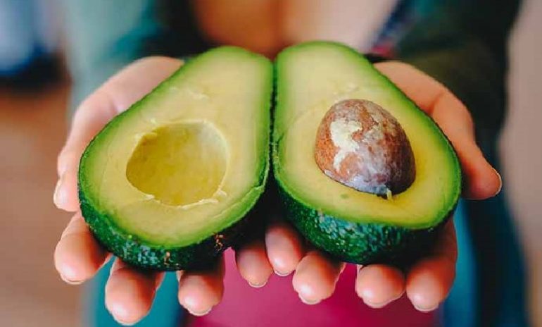 Dall'avocado un prezioso aiuto alla salute dell'intestino