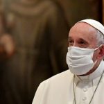 Papa Francesco: medici e infermieri stanno scrivendo la storia