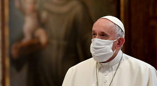Papa Francesco: medici e infermieri stanno scrivendo la storia