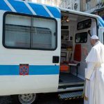 Torvaianica, papa Francesco dona vaccini antinfluenzali e tamponi a trans e homeless