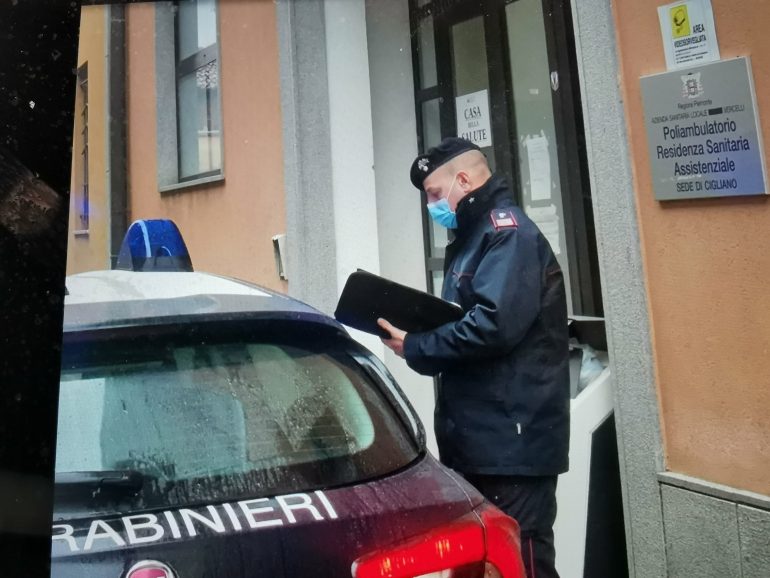 Cercano di convincere la collega  a vaccinarsi: 2 infermiere salvate dai Carabinieri