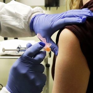 Coronavirus, 21 reazioni anafilattiche ai vaccini su 1.9 milioni di dosi negli Usa