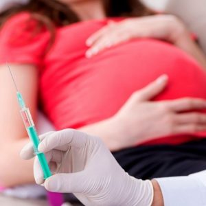 Coronavirus, la posizione della Fnopo sul vaccino in gravidanza e durante l'allattamento