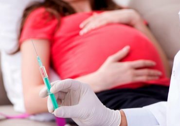 Coronavirus, la posizione della Fnopo sul vaccino in gravidanza e durante l'allattamento