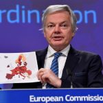 Coronavirus, l'Europa vara le zone rosso scuro per limitare i viaggi non essenziali