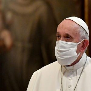 Coronavirus, papa Francesco: "Accesso alle cure non sempre garantito"