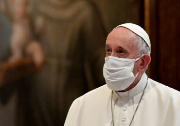 Coronavirus, papa Francesco: "Accesso alle cure non sempre garantito"