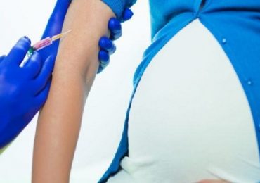 Coronavirus, vaccino non ha controindicazioni per donne in gravidanza e allattamento
