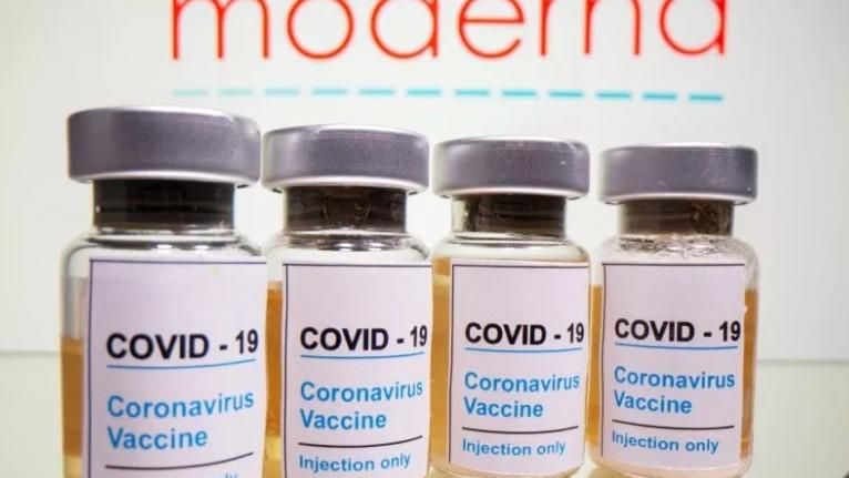 Covid-19: distrugge intenzionalmente 500 dosi di vaccino. Arrestato farmacista negli USA