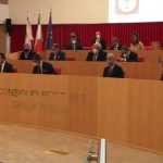 Puglia, opposizione all'attacco: "Vaccino anti-Covid somministrato a chi non ne ha diritto?"