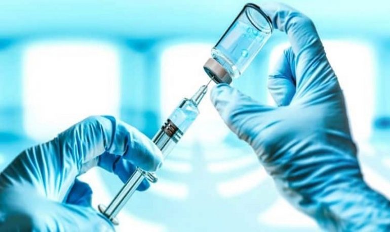AstraZeneca e Pfizer: "Non vendiamo il vaccino al settore privato"