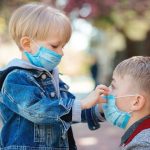 Coronavirus, la variante inglese è più trasmissibile: bambini a rischio