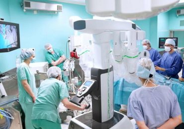 Torino, tumore al rene asportato a paziente sveglia con robot Da Vinci