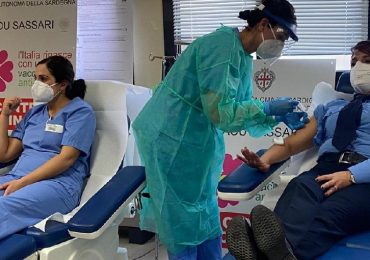 Vaccini anti-Covid, è battaglia di numeri in Sardegna: infermieri tirocinanti e oss protestano