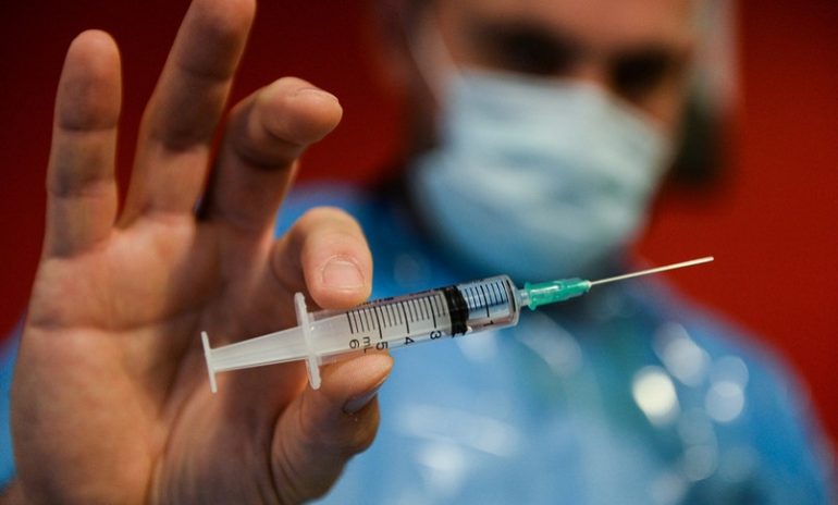 Vaccini anti-Covid, via libera al protocollo d'intesa con i medici di base