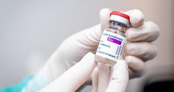 L'AIFA annuncia lo stop al vaccino AstraZeneca in Italia
