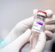 L'AIFA annuncia lo stop al vaccino AstraZeneca in Italia