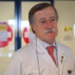 Coronavirus, 12 medici contagiati dopo il richiamo del vaccino Pfizer: bando agli allarmismi