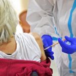 Coronavirus, primi effetti del vaccino nelle Rsa: in calo incidenza e decessi