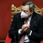 Coronavirus, vaccinazioni a rilento: troppi anziani in attesa. Draghi: "Non tutte le Regioni seguono le disposizioni del ministero"