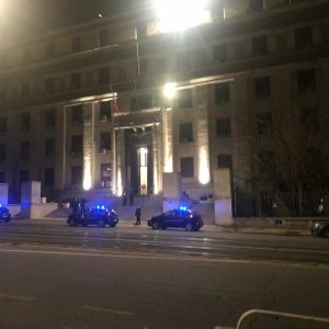 Roma: incendiato l’Istituto Superiore di Sanit poche ore dal nuovo lockdown