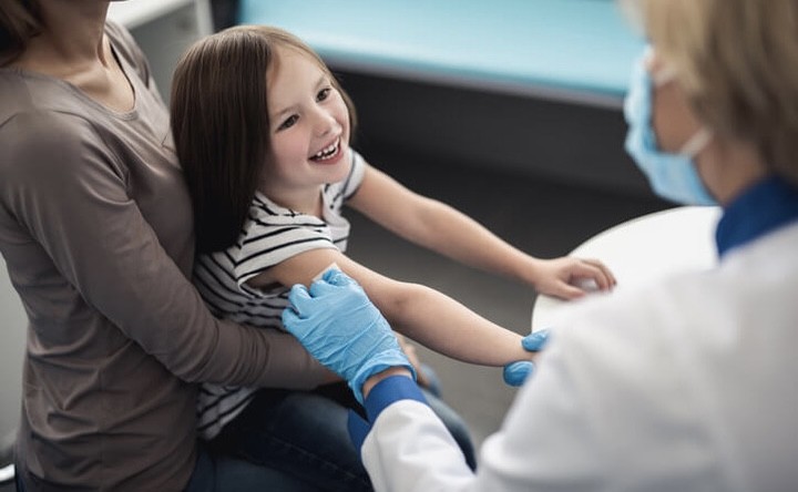 Vaccini Covid-19: al via la sperimentazione su neonati e bambini
