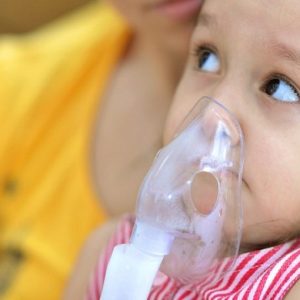 Asma infantile, microbiota delle vie aeree respiratorie altera l'effetto di azitromicina