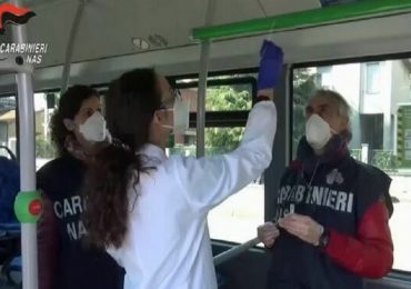 Coronavirus, controlli dei Nas sui mezzi di trasporto pubblico: 26 positivi tra bus e treni locali
