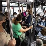 Coronavirus, gli autobus sono sicuri se i passeggeri indossano la mascherina