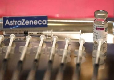 Coronavirus, nuovo caso AstraZeneca: sospesa sperimentazione sui bambini