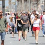 Covid-19: grazie alle vaccinazioni di massa le mascherine non sono più obbligatorie all’aperto in Israele