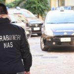 Latina, adescava ragazze sui mezzi pubblici: medico indagato per violenza sessuale ed esercizio abusivo della professione