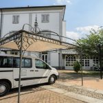 Milano, l'allarme della Fondazione Maddalena Grassi: "Carenza di infermieri ci impedisce di fornire assistenza domiciliare a bimbi disabili"