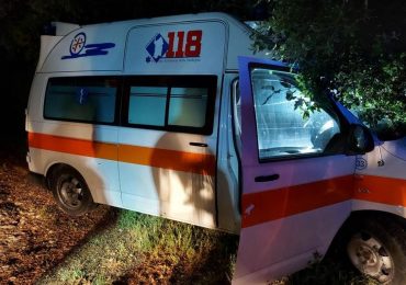 Alghero: ambulanza rubata mentre i sanitari del 118 soccorrono uomo colto da ictus