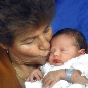 Cosenza: diventa mamma a 63 anni grazie all’ovodonazione