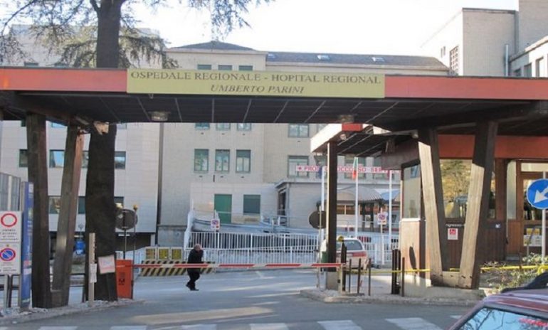 Aosta, ombre sul concorso chirurghi: primario dell'ospedale Parini indagato per tentata concussione