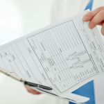 Cassazione: "Cartella medica incompleta non può tradursi in danno per il paziente"