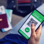Coronavirus, approvato il certificato digitale Ue: via libera ai viaggi in Europa