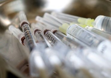 Decreto Covid: "scudo penale" per i vaccinatori è legge