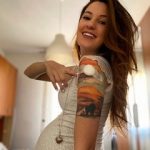 "Non smettete di credere nella scienza": il post virale dell'infermiera in dolce attesa dopo il vaccino anti-Covid