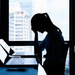 Oms e Ilo: "Lavorare troppo aumenta il rischio di morte, malattie cardiache e ictus"