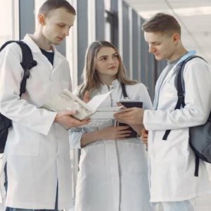 Professioni sanitarie, stop all'esame di Stato: per l'accesso basterà la laurea