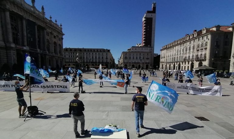 Torino, infermieri Nursind in piazza per la "dignità del personale"